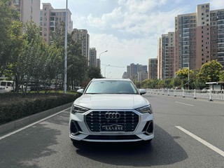 奥迪Q3 35TFSI 1.4T 自动 时尚动感型 