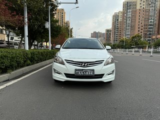 现代瑞纳 1.4L 自动 智能型GLS 