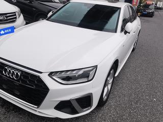 奥迪A4L 35TFSI 2.0T 自动 时尚动感型 