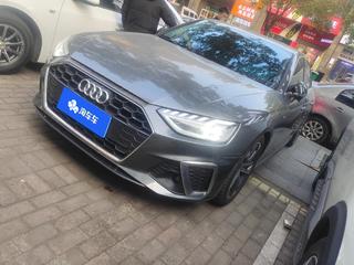 奥迪A4L 40TFSI 2.0T 自动 时尚动感型 