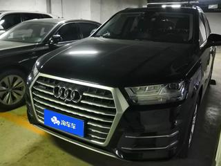 奥迪Q7 45 2.0T 自动 舒适型 