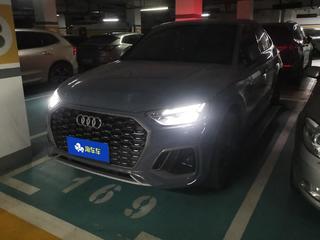 奥迪Q5L Sportback 40TFSI 2.0T 自动 RS套件燃速型 