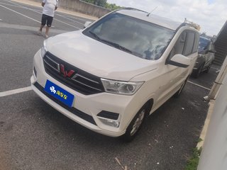 五菱宏光 S 1.5L 手动 改款舒适型 