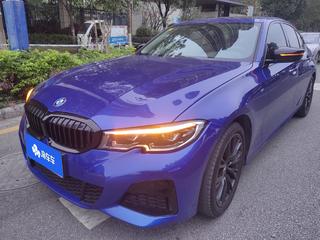 宝马3系 325i 2.0T 自动 M运动曜夜套装 