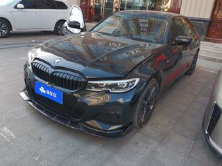 宝马3系 325Li 2.0T 自动 M运动曜夜套装 