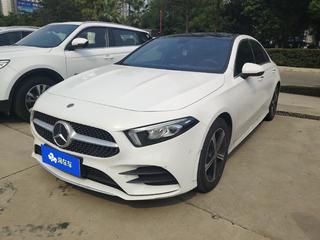 奔驰A级 A200L 1.3T 自动 运动轿车动感型 