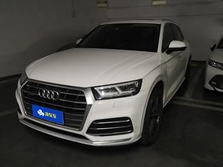 奥迪Q5L 40TFSI 2.0T 自动 荣享时尚型 