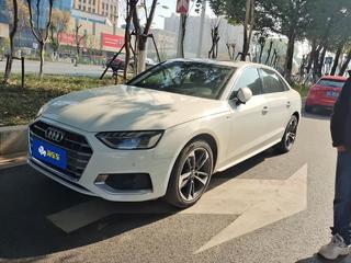 奥迪A4L 40TFSI 2.0T 自动 时尚致雅型 