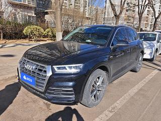 奥迪Q5L 40TFSI 2.0T 自动 荣享时尚型 