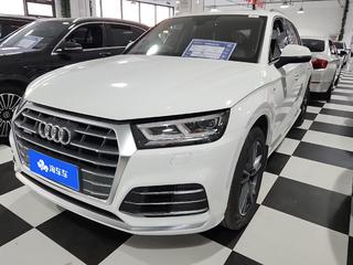 奥迪Q5L 40TFSI 2.0T 自动 荣享时尚型 