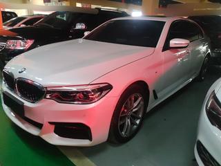 宝马5系 525Li 2.0T 自动 M运动套装 