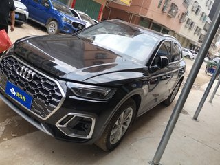 奥迪Q5L 40TFSI 2.0T 自动 改款豪华动感型 