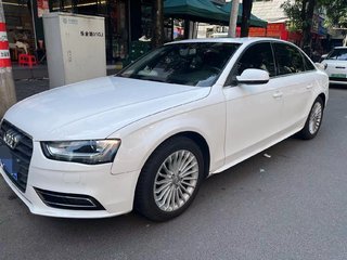 奥迪A4L 35TFSI 2.0T 自动 舒适型 