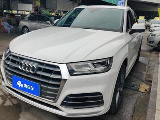 奥迪Q5L 40TFSI 2.0T 自动 荣享时尚型 