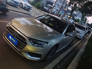 奥迪A4L 40TFSI 2.0T 自动 时尚致雅型 