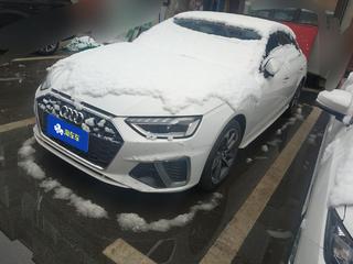 奥迪A4L 40TFSI 2.0T 自动 时尚动感型 