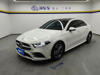 奔驰A级 A180L 1.3T 自动 运动轿车 