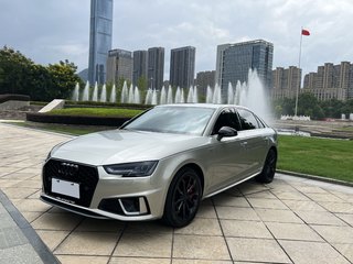 奥迪A4L 45TFSI 2.0T 自动 quattro个性运动版 