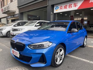 宝马1系 120i 1.5T 自动 M运动曜夜版 