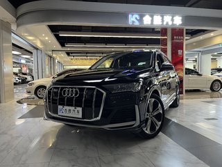 奥迪Q7 55 3.0T 自动 尊贵型quattro-S-line 