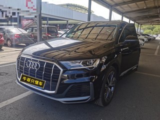 奥迪Q7 55 3.0T 自动 运动型quattro-S-line 