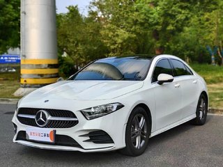 奔驰A级 A180L 1.3T 自动 运动轿车 