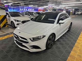 奔驰A级 A180L 1.3T 自动 运动轿车版 