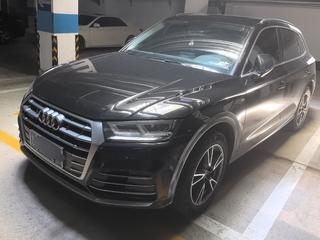 奥迪Q5L 40TFSI 2.0T 自动 改款荣享时尚型 