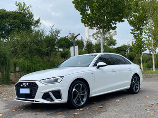 奥迪A4L 40TFSI 2.0T 自动 时尚致雅型 