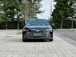 丰田亚洲龙 2.0L 自动 豪华版 