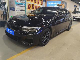 宝马3系 325i 2.0T 自动 改款M运动曜夜套装 