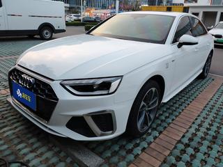 奥迪A4L 40TFSI 2.0T 自动 时尚动感型 