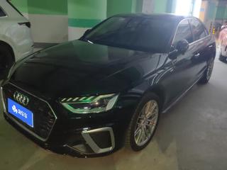 奥迪A4L 40TFSI 2.0T 自动 quattro豪华动感型 