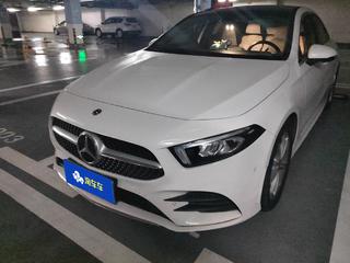 奔驰A级 A200L 1.3T 自动 运动轿车版 