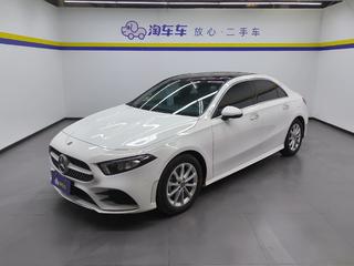 奔驰A级 A200L 1.3T 自动 改款运动轿车动感 