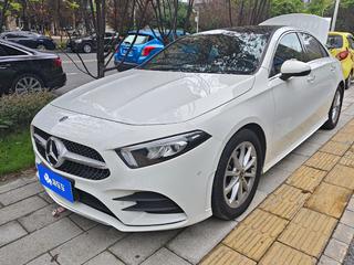 奔驰A级 A200L 1.3T 自动 运动轿车版 