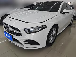 奔驰A级 A200L 1.3T 自动 运动轿车版 