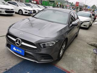 奔驰A级 A200L 1.3T 自动 改款运动轿车动感 