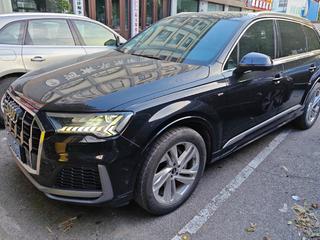 奥迪Q7 55 3.0T 自动 运动型quattro-S-line 