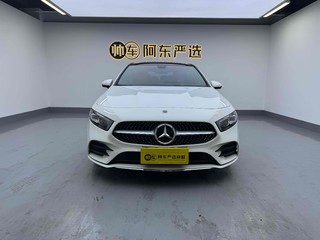 奔驰A级 A200L 1.3T 自动 运动轿车动感型 