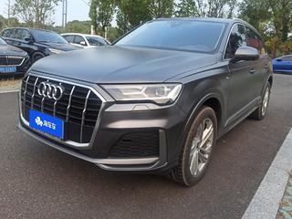 奥迪Q7 45 2.0T 自动 豪华型quattro-S-line 