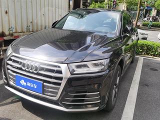 奥迪Q5L 40TFSI 2.0T 自动 荣享时尚型 