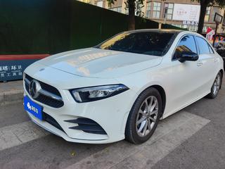 奔驰A级 A200L 1.3T 自动 改款运动轿车动感 