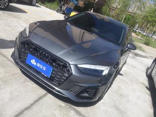 奥迪A5掀背 40TFSI 2.0T 自动 时尚致雅型 