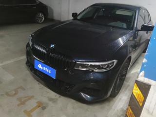 宝马3系 325i 2.0T 自动 改款M运动曜夜套装 