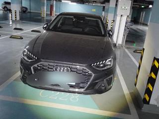 奥迪A4L 40TFSI 2.0T 自动 quattro豪华动感型 