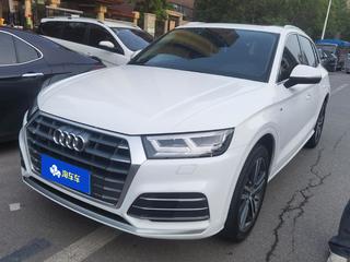 奥迪Q5L 40TFSI 2.0T 自动 改款荣享时尚型 