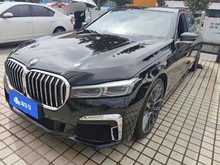 宝马7系 740Li 3.0T 自动 行政型M运动套装 