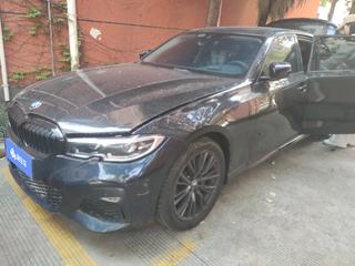 宝马3系 325Li 2.0T 自动 M运动曜夜套装 