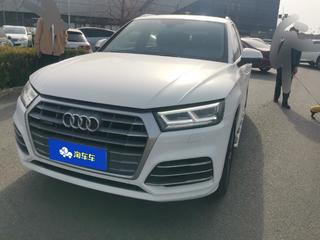 奥迪Q5L 40TFSI 2.0T 自动 荣享时尚型 